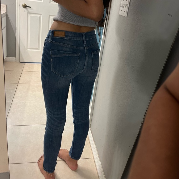 Express Mid—Rise Jeans - Picture 3 of 6